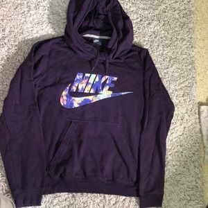 nike sweatshirt